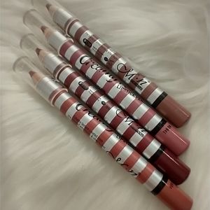 🌺Creamy Matte Lipstick Pencil🌺